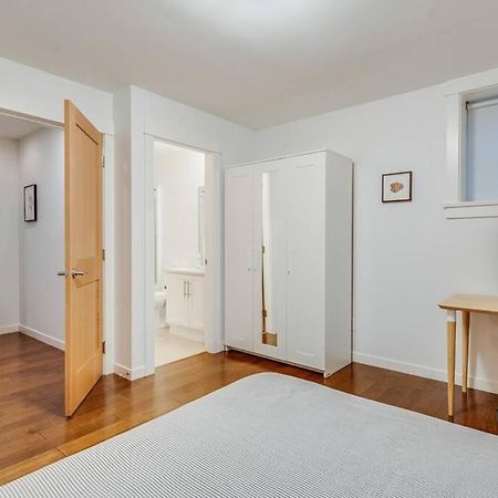 Cedar Hill Sunlit Stay - Bright Spacious & Modern Victoria Eksteriør bilde
