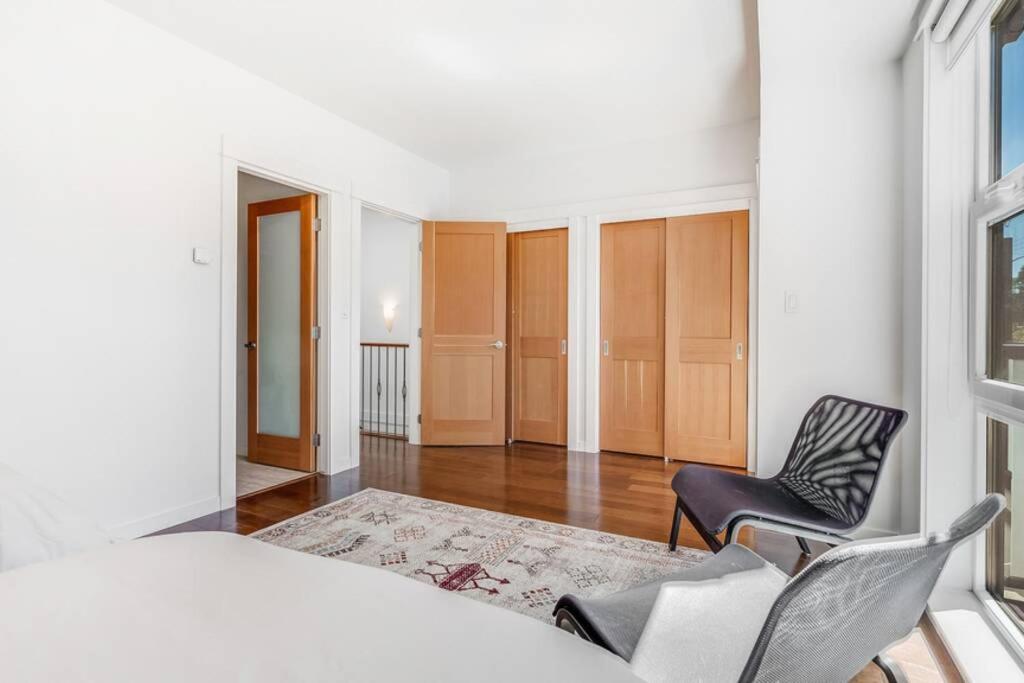 Cedar Hill Sunlit Stay - Bright Spacious & Modern Victoria Eksteriør bilde