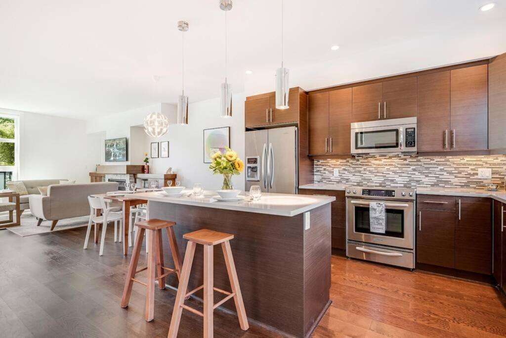 Cedar Hill Sunlit Stay - Bright Spacious & Modern Victoria Eksteriør bilde