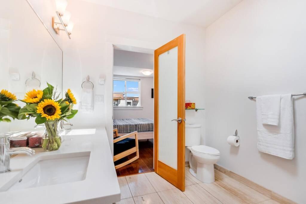 Cedar Hill Sunlit Stay - Bright Spacious & Modern Victoria Eksteriør bilde