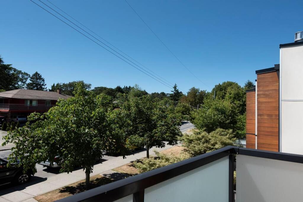Cedar Hill Sunlit Stay - Bright Spacious & Modern Victoria Eksteriør bilde